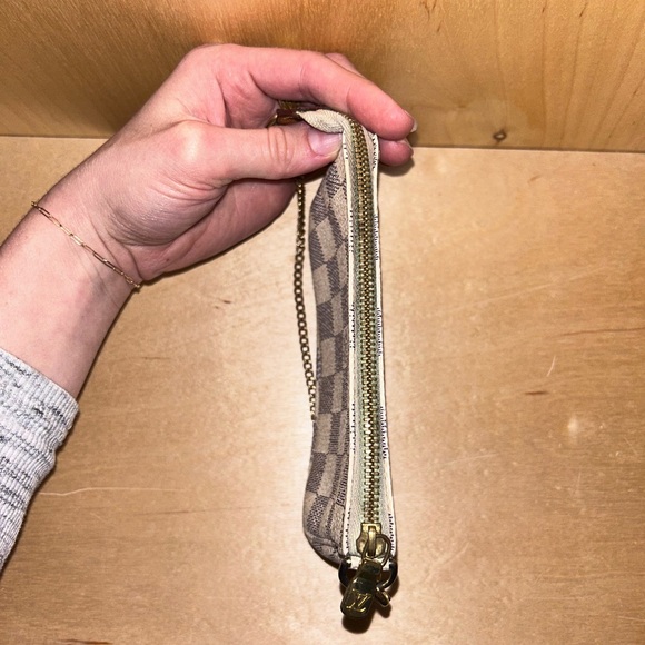 Louis Vuitton White and Blue Checkered Women's Bag - Picture 4 of 10